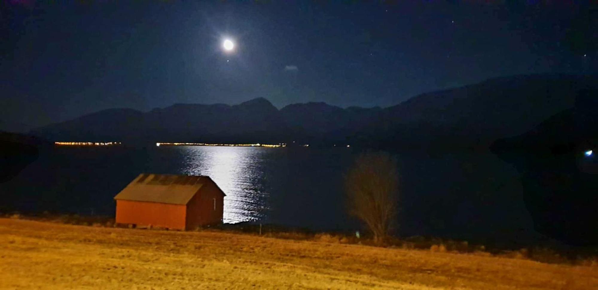 Traditional Farm House Located Close To Fjord Lyngseidet Exterior foto