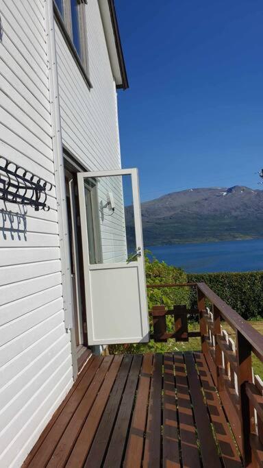 Traditional Farm House Located Close To Fjord Lyngseidet Exterior foto